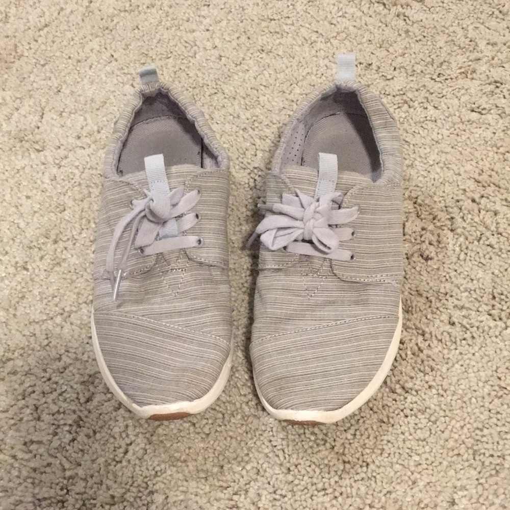 Gray Toms cloth tennis shoes women’s size 6